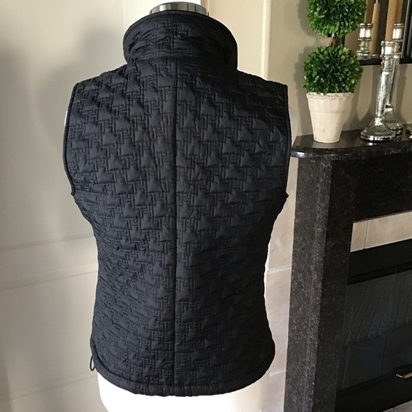 Vintage Tommy Hilfiger Quilted Vest Jacket MEDIUM Black Nylon Sleeveless TH Logo - Picture 2 of 16